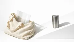 Trik Daiso: bikin tote bag lebih kokoh pakai lembar talenan, botol minum nggak gampang tumbang