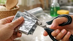 3 trik dapur biar gunting tumpul, centong lengket, dan alat silikon kembali enak dipakai